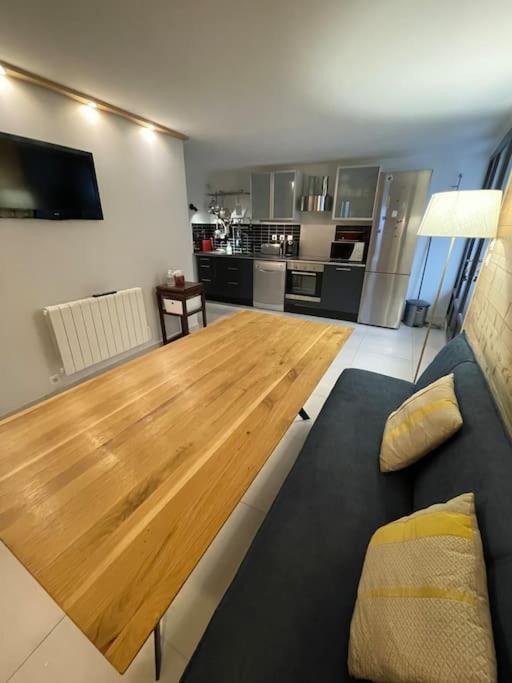 Le Sarana : 75m2, Calme, Belle Vue Avec Terrasse. *