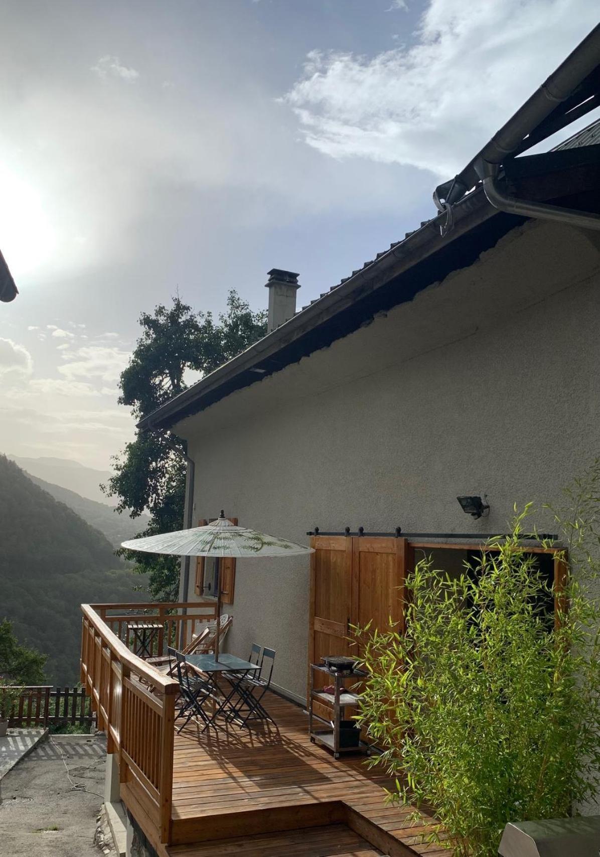 Le Sarana : 75m2, Calme, Belle Vue Avec Terrasse.