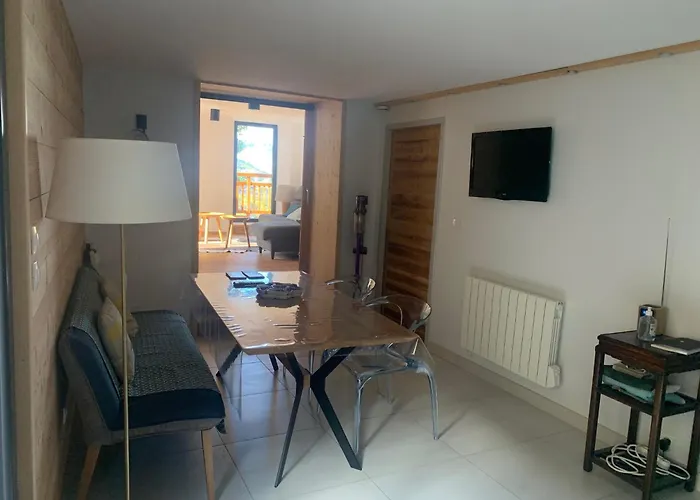 Le Sarana : 75M2, Calme, Belle Vue Avec Terrasse.